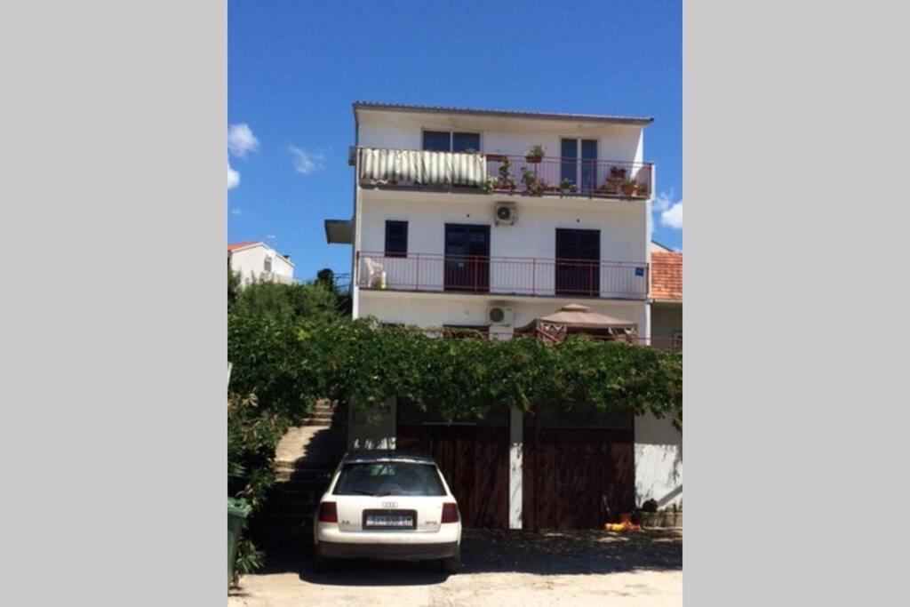 Rebeka'S Apartment Primosten Exterior photo